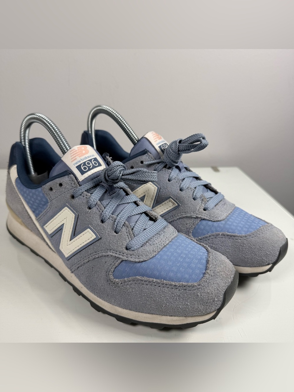 New Balance 696 Light Blue Sneakers Womens 8 Suede Summer Utility